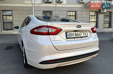 Седан Ford Fusion 2013 в 
