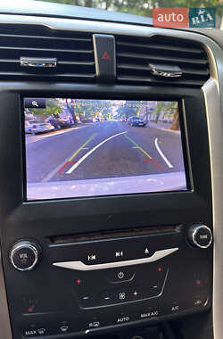 Седан Ford Fusion 2013 в 