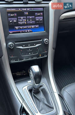 Седан Ford Fusion 2013 в 