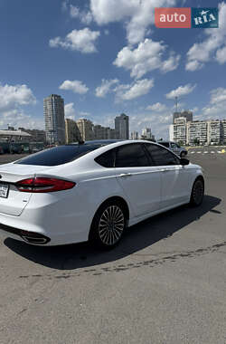 Седан Ford Fusion 2016 в 