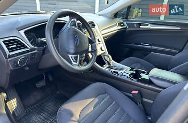 Седан Ford Fusion 2015 в 