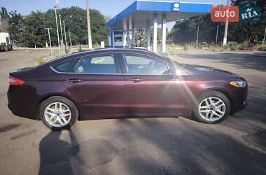 Седан Ford Fusion 2013 в 