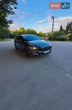 Седан Ford Fusion 2018 в Чернівцях