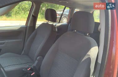 Хэтчбек Ford Fusion 2003 в 