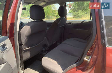 Хэтчбек Ford Fusion 2003 в 