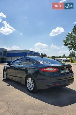 Седан Ford Fusion 2013 в 