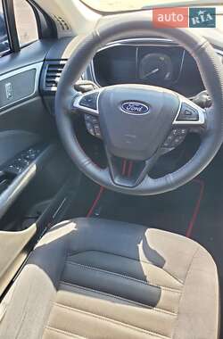 Седан Ford Fusion 2013 в 