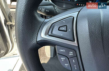 Седан Ford Fusion 2019 в 