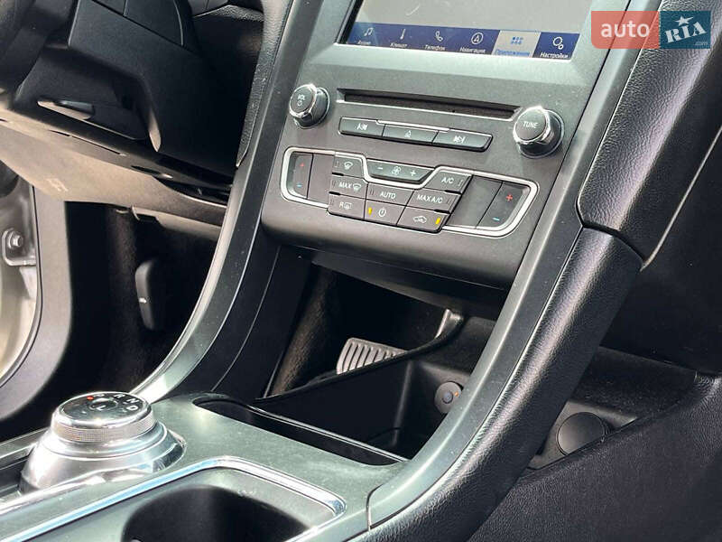 Седан Ford Fusion 2017 в Львові