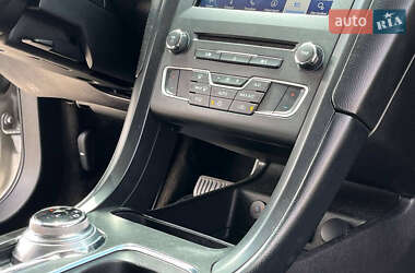 Седан Ford Fusion 2017 в 