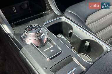 Седан Ford Fusion 2017 в 