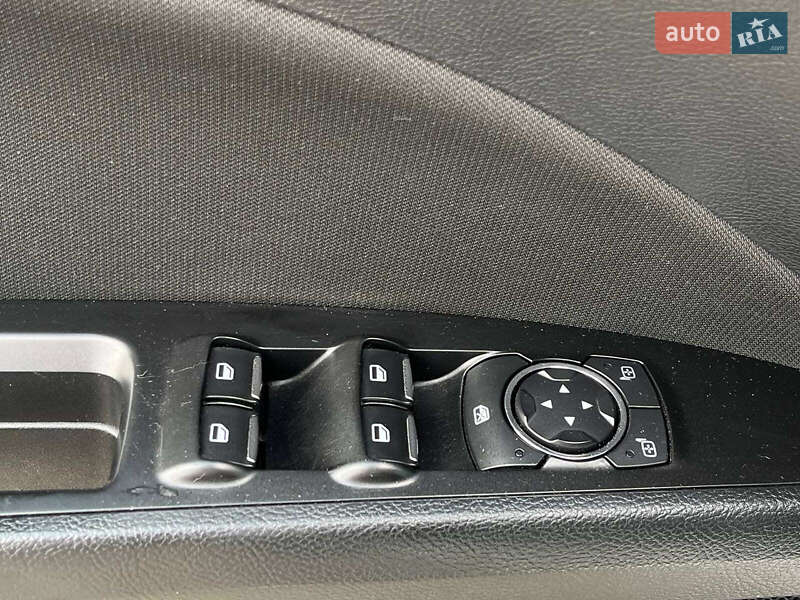 Седан Ford Fusion 2017 в Львові