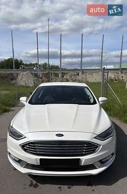 Седан Ford Fusion 2017 в 