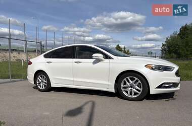 Седан Ford Fusion 2017 в 