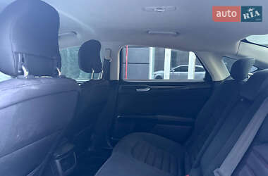 Седан Ford Fusion 2014 в 