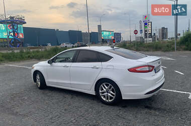 Седан Ford Fusion 2015 в 
