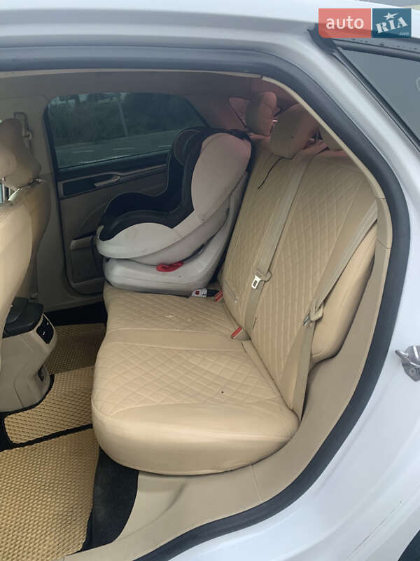 Седан Ford Fusion 2015 в Киеве фото 7 Седан Ford Fusion 2015 в Киеве