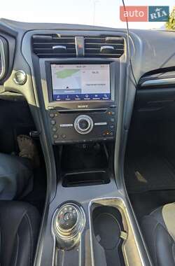 Седан Ford Fusion 2018 в 