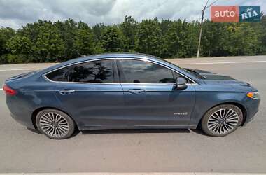 Седан Ford Fusion 2018 в 