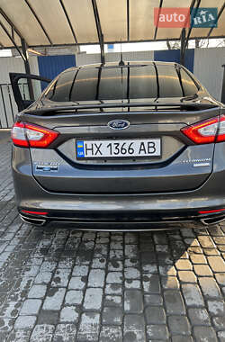 Седан Ford Fusion 2016 в 