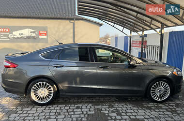 Седан Ford Fusion 2016 в 