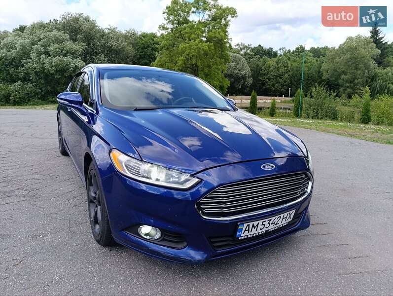 Седан Ford Fusion 2013 в 