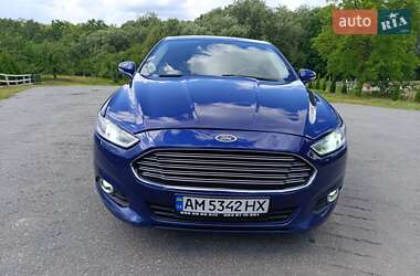Седан Ford Fusion 2013 в 