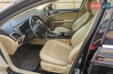 Седан Ford Fusion 2013 в 