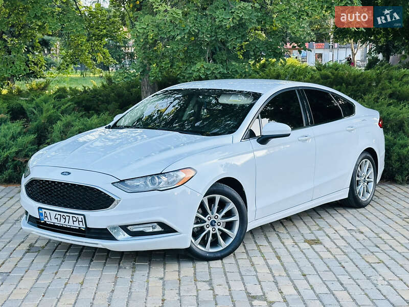 Седан Ford Fusion 2017 в 