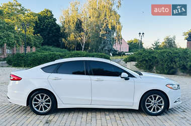 Седан Ford Fusion 2017 в 