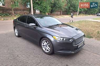 Седан Ford Fusion 2015 в 
