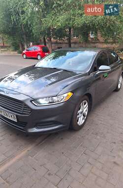 Седан Ford Fusion 2015 в 