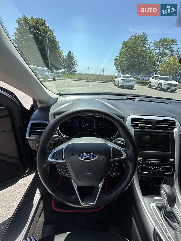 Седан Ford Fusion 2015 в Дніпрі
