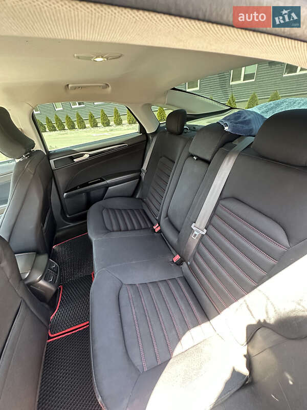 Седан Ford Fusion 2015 в Дніпрі