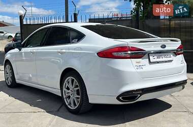 Седан Ford Fusion 2017 в 