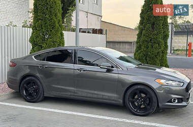 Седан Ford Fusion 2016 в 