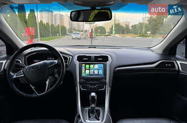 Седан Ford Fusion 2016 в 