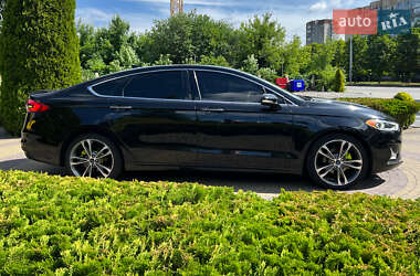 Седан Ford Fusion 2020 в 