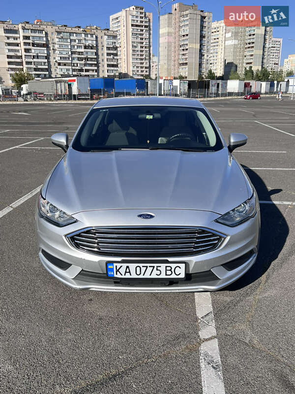 Седан Ford Fusion 2018 в 