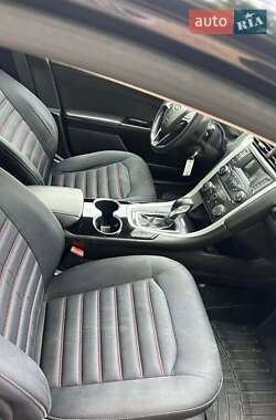 Седан Ford Fusion 2015 в 