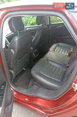Седан Ford Fusion 2013 в 