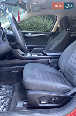 Седан Ford Fusion 2020 в 