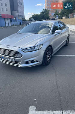 Седан Ford Fusion 2013 в 