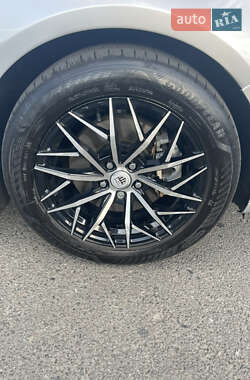 Седан Ford Fusion 2013 в 