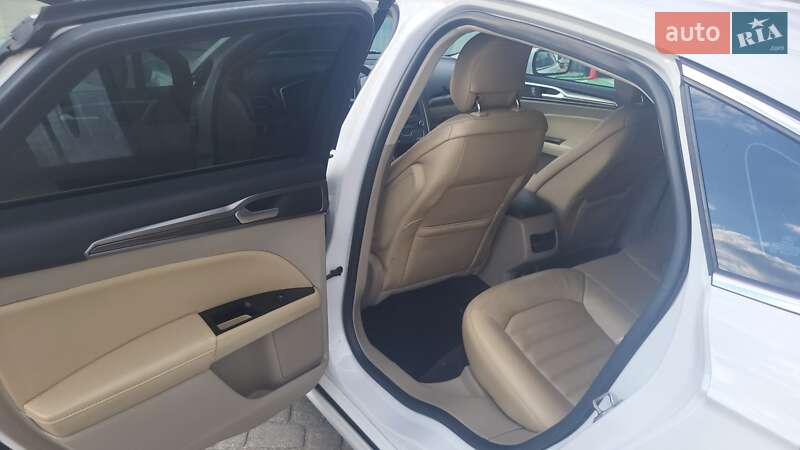 Седан Ford Fusion 2017 в Львове