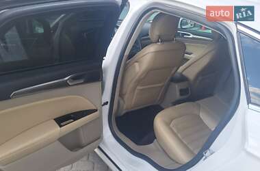 Седан Ford Fusion 2017 в 