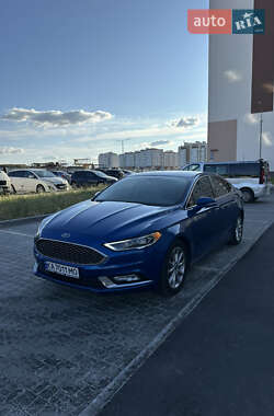 Седан Ford Fusion 2016 в 