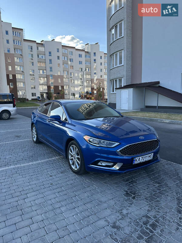 Седан Ford Fusion 2016 в 