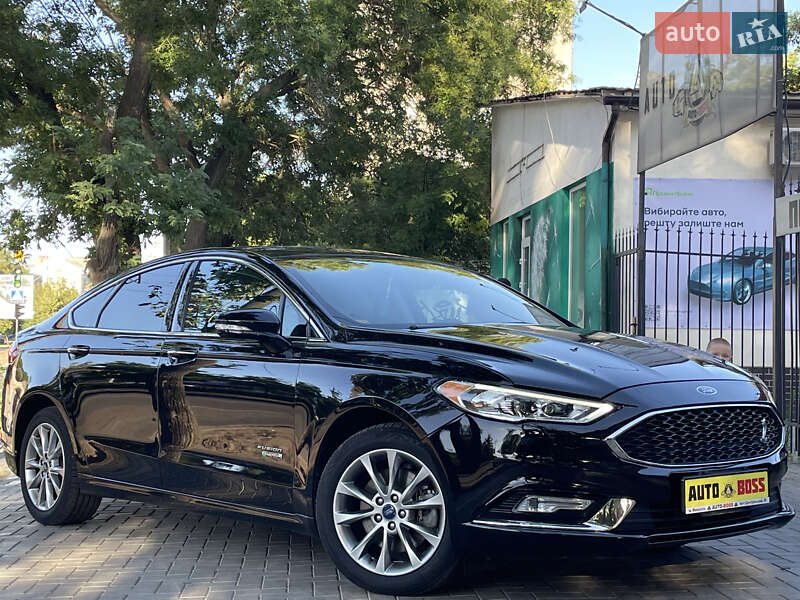 Седан Ford Fusion 2017 в 