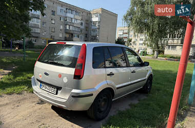 Хэтчбек Ford Fusion 2002 в 